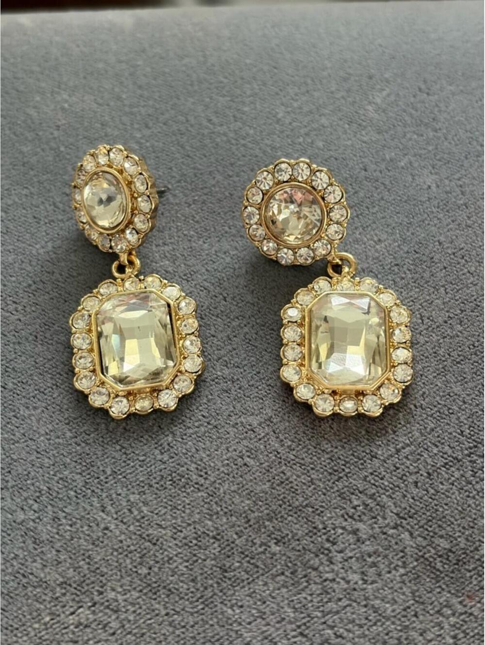 Lilly Pulitzer Gold Crystal Drop Earrings - Elegant Clear Stone Dangle